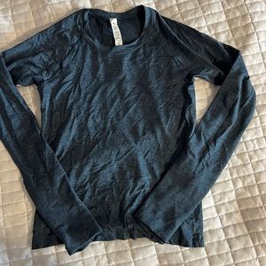 Lululemon Swiftly Tech LS 2.0 *Race size 4 color TRNV/IRBU